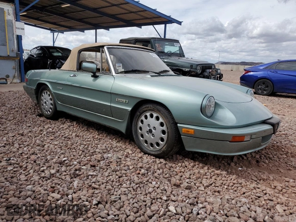 1986 Alfa Romeo Spider Veloce z VIN ZARBA5417G1040320, wystawiony jako Copart lot #48623735 z przebiegiem 134 891 mil mil oraz Tytuł czysty. Historia ofert i sprzedaży dostępna na DreamBid. Obrazek 4.
