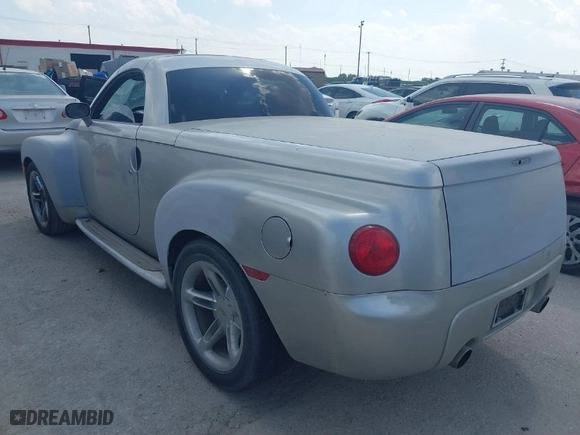 2004 Chevrolet SSR LS with VIN 1GCES14P64B114060, listed as a IAAI auction lot 41885047 with 86854 miles. Bid and sale history available at carsss.com. Image 3.