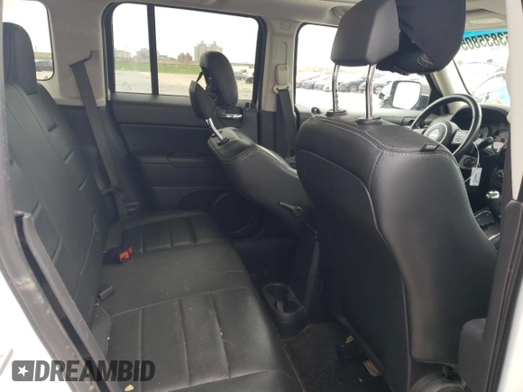 2017 Jeep Patriot High Altitude z VIN 1C4NJRFB4HD196268, wystawiony jako Copart lot #53835805 z przebiegiem 117 110 mil mil oraz Szkoda całkowita • Salvage title. Historia ofert i sprzedaży dostępna na DreamBid. Obrazek 11.