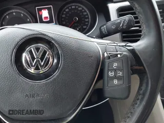 2018 Volkswagen Atlas SE с VIN 1V2DR2CA1JC587959, выставлен на аукционе IAAI как лот 42190292 с пробегом 93 832 миль миль и . История ставок и продаж доступна на DreamBid. Изображение 11.