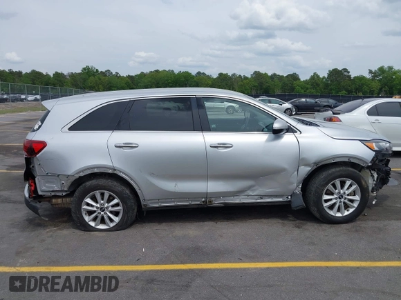 2019 Kia Sorento L z VIN 5XYPG4A36KG593306, wystawiony jako IAAI lot #42084345 z przebiegiem 115 241 mil mil oraz . Historia ofert i sprzedaży dostępna na DreamBid. Obrazek 14.