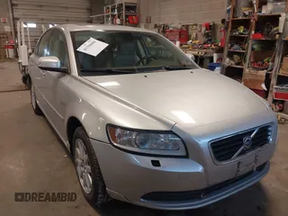 2008 Volvo S40 2.4L with VIN YV1MS382082397111, listed as a IAAI auction lot 41316606 with 174,668 mi miles. Bid and sale history available at carsss.com. Image 1.