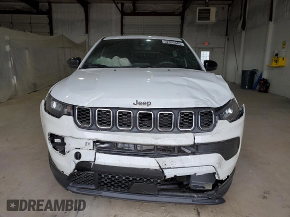 2024 Jeep Compass Sport с VIN 3C4NJDAN2RT145173, выставлен на аукционе Copart как лот 52393345 с пробегом 9 322 миль миль и Списание • Salvage title. История ставок и продаж доступна на DreamBid. Изображение 5.