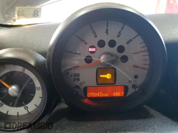 2012 MINI Convertible S с VIN WMWZP3C51CT296318, выставлен на аукционе Copart как лот 47701405 с пробегом 78 842 миль миль и Списание • Salvage title. История ставок и продаж доступна на DreamBid. Изображение 9.