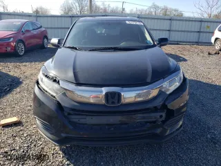 2019 Honda HR-V LX with VIN 3CZRU6H3XKG732660, listed as a Copart auction lot 52476615 with 284,189 mi miles and Clean Title. Bid and sale history available at carsss.com. Image 5.