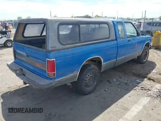 1992 GMC Sonoma with VIN 1GTDT19Z8N8524005, listed as a IAAI auction lot 42007337 with 216,704 mi miles and . Bid and sale history available at DreamBid. Image 4.