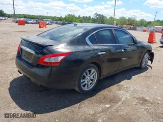 2009 Nissan Maxima 3.5 SV w/Premium Pkg with VIN 1N4AA51E79C847995, listed as a IAAI auction lot 39397258 with 138,731 mi miles. Bid and sale history available at carsss.com. Image 4.
