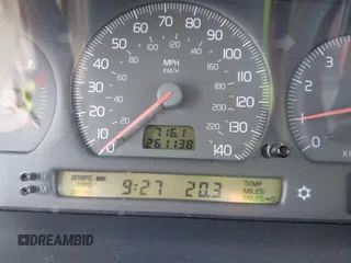 2000 Volvo V70 with VIN YV1LZ56D7Y2712994, listed as a IAAI auction lot 41642717 with 261,138 mi miles. Bid and sale history available at carsss.com. Image 7.