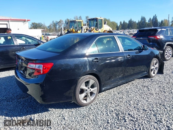 2014 Toyota Camry L with VIN 4T1BF1FK0EU732209, listed as a IAAI auction lot 40424721 with 200,271 mi miles. Bid and sale history available at carsss.com. Image 4.