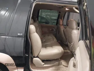 1996 GMC Suburban with VIN 1GKFK16R5TJ721935, listed as a IAAI auction lot 41389890 with 189,243 mi miles. Bid and sale history available at carsss.com. Image 8.