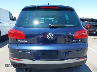 2015 Volkswagen Tiguan SE with VIN WVGAV7AX8FW595806, listed as a IAAI auction lot 42644395 with 51,638 mi miles and . Bid and sale history available at DreamBid. Image 17.
