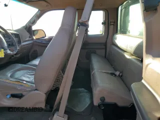 1999 Ford F-250 XL с VIN 1FTNX21L3XEC70312, выставлен на аукционе Copart как лот 58887215 с пробегом 172 937 миль миль и Списание • Salvage title. История ставок и продаж доступна на DreamBid. Изображение 10.
