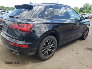 2022 Audi SQ5 Prestige with VIN WA1C4AFY1N2030814, listed as a Copart auction lot 60166714 with 35,197 mi miles and Salvage Title. Bid and sale history available at carsss.com. Image 3.