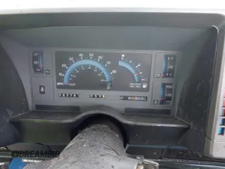 1992 GMC Sonoma z VIN 1GTCS14A9N8529102, wystawiony jako IAAI lot #42268788 z przebiegiem 83 781 mil mil oraz . Historia ofert i sprzedaży dostępna na DreamBid. Obrazek 7.