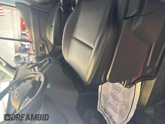 2023 Ford Transit Cargo z VIN 1FTBR3X85PKB84622, wystawiony jako IAAI lot #42742574 z przebiegiem 3 429 mil mil oraz . Historia ofert i sprzedaży dostępna na DreamBid. Obrazek 10.