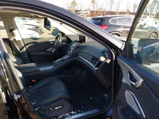 2024 Acura RDX w/Technology Package with VIN 5J8TC2H54RL004968, listed as a IAAI auction lot 41588702 with 15,855 mi miles. Bid and sale history available at carsss.com. Image 5.