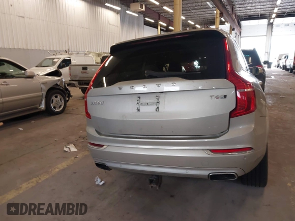 2016 Volvo XC90 T6 Inscription z VIN YV4A22PL7G1015431, wystawiony jako IAAI lot #41765381 z przebiegiem 83 471 mil mil oraz . Historia ofert i sprzedaży dostępna na DreamBid. Obrazek 17.