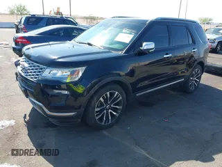 2018 Ford Explorer Platinum z VIN 1FM5K8HT5JGC94254, wystawiony jako IAAI lot #42373704 z przebiegiem 85 644 mil mil oraz . Historia ofert i sprzedaży dostępna na DreamBid. Obrazek 18.