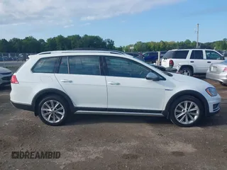 2017 Volkswagen Golf S с VIN 3VWH17AU9HM533688, выставлен на аукционе IAAI как лот 40091125 с пробегом 82 578 миль миль и . История ставок и продаж доступна на DreamBid. Изображение 13.