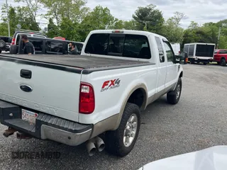 2010 Ford F-350 z VIN 1FTWX3BR4AEA62265, wystawiony jako Copart lot #57976805 z przebiegiem 143 041 mil mil oraz Czysty tytuł • Clean title. Historia ofert i sprzedaży dostępna na DreamBid. Obrazek 4.