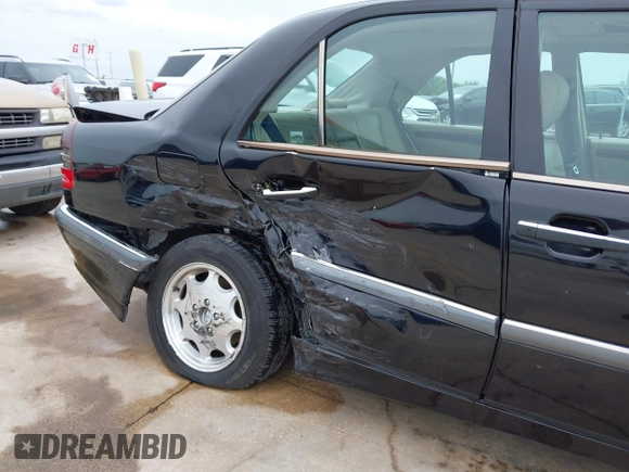 2000 Mercedes-Benz C 230 Kompressor z VIN WDBHA24G9YA851219, wystawiony jako IAAI lot #42392855 z przebiegiem 119 588 mil mil oraz . Historia ofert i sprzedaży dostępna na DreamBid. Obrazek 6.