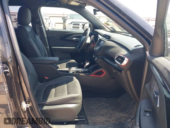 2022 Chevrolet TrailBlazer RS with VIN KL79MTSL9NB033818, listed as a IAAI auction lot 42013033 with 43,260 mi miles and . Bid and sale history available at DreamBid. Image 5.