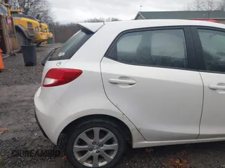 2012 Mazda 2 Touring z VIN JM1DE1LY4C0141202, wystawiony jako IAAI lot #41051663 z przebiegiem 160 364 mil mil oraz . Historia ofert i sprzedaży dostępna na DreamBid. Obrazek 16.