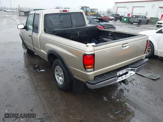 2000 Mazda B-Series 4WD Truck SE with VIN 4F4ZR17V4YTM04182, listed as a IAAI auction lot 41643775 with 181,854 mi miles. Bid and sale history available at carsss.com. Image 3.