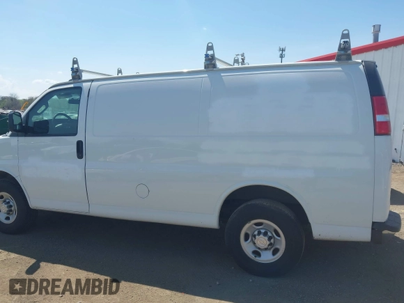 2019 Chevrolet Express Cargo with VIN 1GCWGAFP3K1249390, listed as a IAAI auction lot 42101049 with 82,211 mi miles. Bid and sale history available at carsss.com. Image 14.