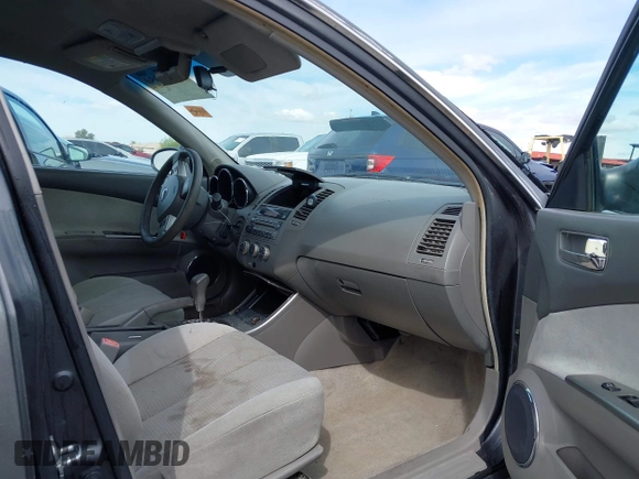 2006 Nissan Altima 2.5 with VIN 1N4AL11D66N431611, listed as a IAAI auction lot 41805350 with 252,266 mi miles. Bid and sale history available at carsss.com. Image 5.