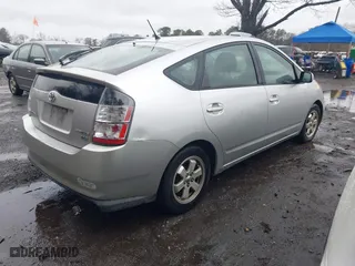 2005 Toyota Prius with VIN JTDKB22U957026061, listed as a IAAI auction lot 41984149 with 188,700 mi miles. Bid and sale history available at carsss.com. Image 4.