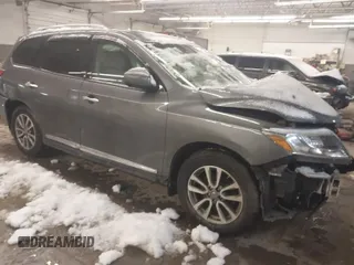 2015 Nissan Pathfinder SV with VIN 5N1AR2MM0FC633586, listed as a IAAI auction lot 41499720 with 132,873 mi miles and . Bid and sale history available at DreamBid. Image 1.