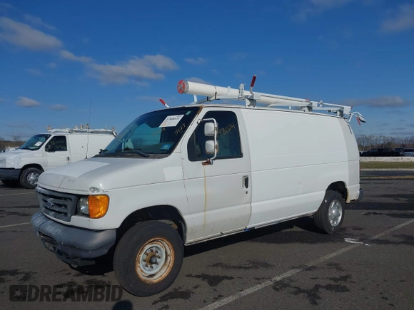 2006 Ford Econoline Cargo z VIN 1FTNE24L56DA64432, wystawiony jako IAAI lot #41888024 z przebiegiem 245 481 mil mil oraz . Historia ofert i sprzedaży dostępna na DreamBid. Obrazek 12.