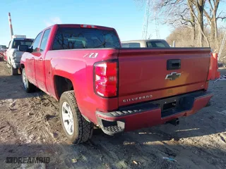 2018 Chevrolet Silverado 1500 LT with VIN 1GCVKREC0JZ177104, listed as a IAAI auction lot 41431324 with 87,145 mi miles. Bid and sale history available at carsss.com. Image 3.