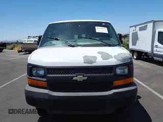 2011 Chevrolet Express Cargo z VIN 1GCWGGCA1B1157360, wystawiony jako IAAI lot #42344777 z przebiegiem 338 960 mil mil oraz . Historia ofert i sprzedaży dostępna na DreamBid. Obrazek 6.