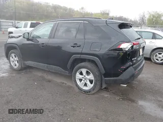 2020 Toyota RAV4 XLE with VIN 2T3P1RFV9LW117501, listed as a IAAI auction lot 42062666 with 115,228 mi miles and . Bid and sale history available at DreamBid. Image 3.