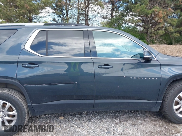 2018 Chevrolet Traverse LT Cloth with VIN 1GNERGKW5JJ204737, listed as a IAAI auction lot 42019256 with 172,064 mi miles. Bid and sale history available at carsss.com. Image 14.