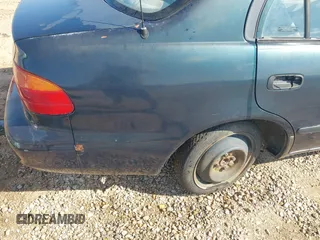 1998 Chevrolet Prizm Lsi z VIN 1Y1SK5281WZ425892, wystawiony jako IAAI lot #42250732 z przebiegiem Nie podano mil oraz . Historia ofert i sprzedaży dostępna na DreamBid. Obrazek 6.