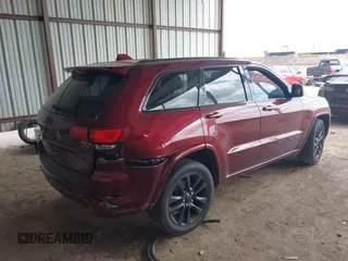 2017 Jeep Grand Cherokee Laredo with VIN 1C4RJEAG3HC823139, listed as a IAAI auction lot 41886032 with 97,224 mi miles and . Bid and sale history available at DreamBid. Image 4.