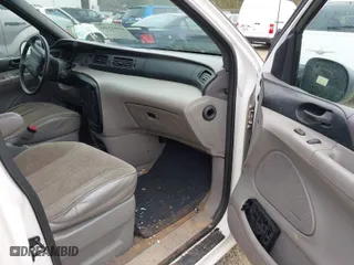 1998 Ford Windstar Wagon LX with VIN 2FMZA5148WBD66410, listed as a IAAI auction lot 41917365 with 229,928 mi miles. Bid and sale history available at carsss.com. Image 5.