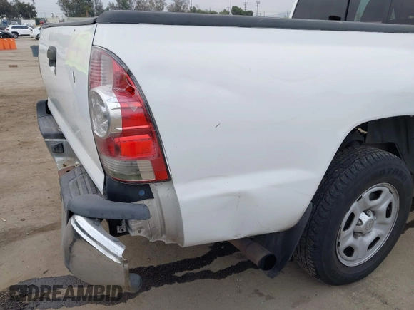2010 Toyota Tacoma z VIN 5TETX4CN2AZ715385, wystawiony jako IAAI lot #42184905 z przebiegiem 209 078 mil mil oraz . Historia ofert i sprzedaży dostępna na DreamBid. Obrazek 17.