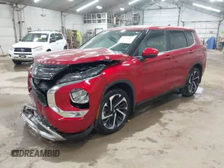 2023 Mitsubishi Outlander SE z VIN JA4J4UA86PZ048784, wystawiony jako IAAI lot #42133838 z przebiegiem 10 680 mil mil oraz . Historia ofert i sprzedaży dostępna na DreamBid. Obrazek 17.