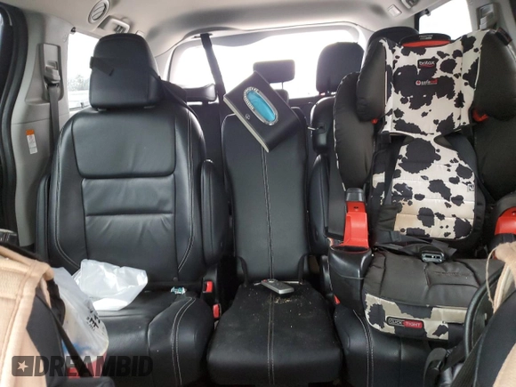2018 Toyota Sienna SE with VIN 5TDXZ3DCXJS961181, listed as a Copart auction lot 49465115 with 71,962 mi miles and Clean title. Bid and sale history available at DreamBid. Image 10.