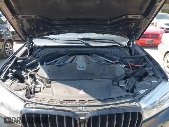 2018 BMW X6 xDrive50i with VIN 5UXKU6C58J0W39038, listed as a IAAI auction lot 40025654 with 106,080 mi miles. Bid and sale history available at carsss.com. Image 10.