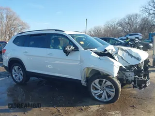 2023 Volkswagen Atlas SE с VIN 1V2HR2CA1PC556110, выставлен на аукционе IAAI как лот 41131285 с пробегом 13 543 миль миль и . История ставок и продаж доступна на DreamBid. Изображение 13.