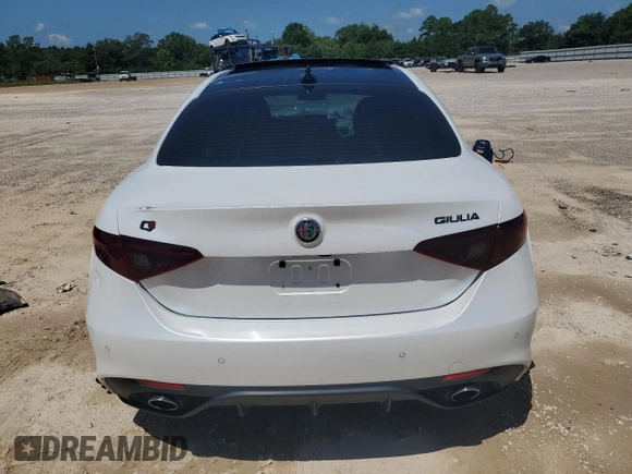 2018 Alfa Romeo Giulia Ti Sport с VIN ZARFAECN3J7599728, выставлен на аукционе Copart как лот 66533745 с пробегом Не указан миль и Списание • Salvage title. История ставок и продаж доступна на DreamBid. Изображение 6.