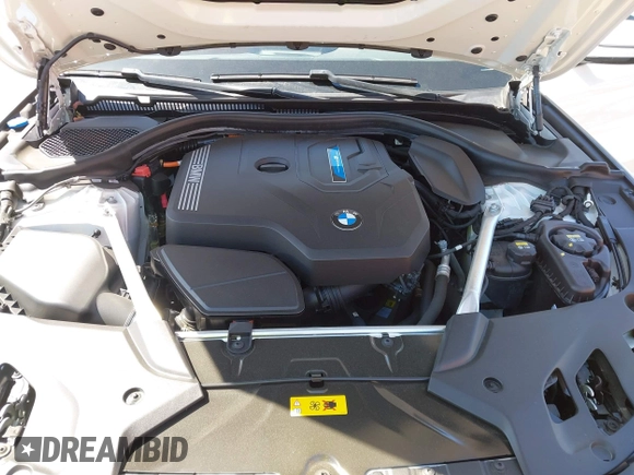 2022 BMW 5 Series 530e xDrive with VIN WBA33AG01NCJ52906, listed as a IAAI auction lot 42686511 with 45,710 mi miles and . Bid and sale history available at DreamBid. Image 10.
