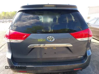 2014 Toyota Sienna XLE z VIN 5TDYK3DCXES498828, wystawiony jako IAAI lot #41970991 z przebiegiem 75 015 mil mil oraz . Historia ofert i sprzedaży dostępna na DreamBid. Obrazek 16.