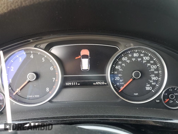 2013 Volkswagen Touareg Exec z VIN WVGEF9BP7DD009467, wystawiony jako Copart lot #47492725 z przebiegiem 109 511 mil mil oraz Szkoda całkowita • Salvage title. Historia ofert i sprzedaży dostępna na DreamBid. Obrazek 9.