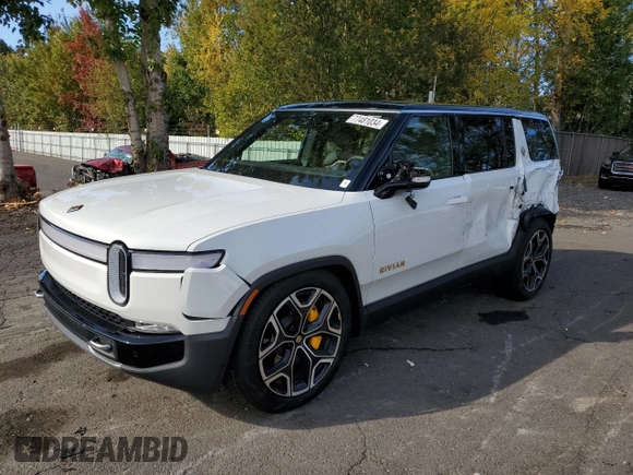 2024 Rivian R1S Adventure z VIN 7PDSGABAXRN035766, wystawiony jako Copart lot #77481034 z przebiegiem 6 590 mil mil oraz Szkoda całkowita • Salvage title. Historia ofert i sprzedaży dostępna na DreamBid. Obrazek 1.